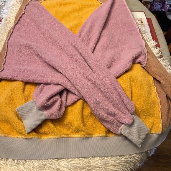 We The Free  Colorblock Over Sized distressed sweatshirt - - Picture 3 of 7